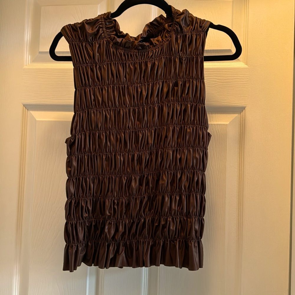 Sleeve less shirt